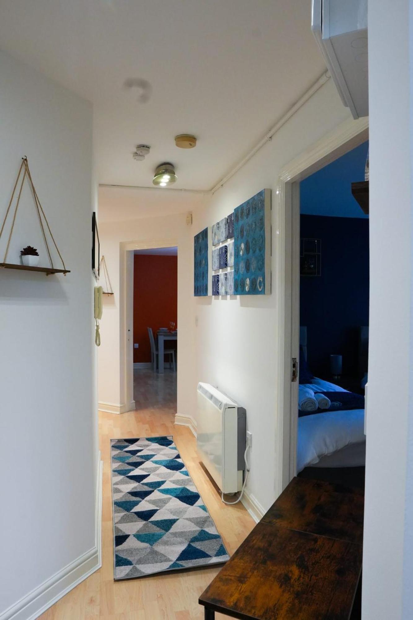 Whole 2-Bed Apartment - Contractors, Professionals, Ulez Free, Free Parking, B'Ham City 10Mins Birmingham Bagian luar foto