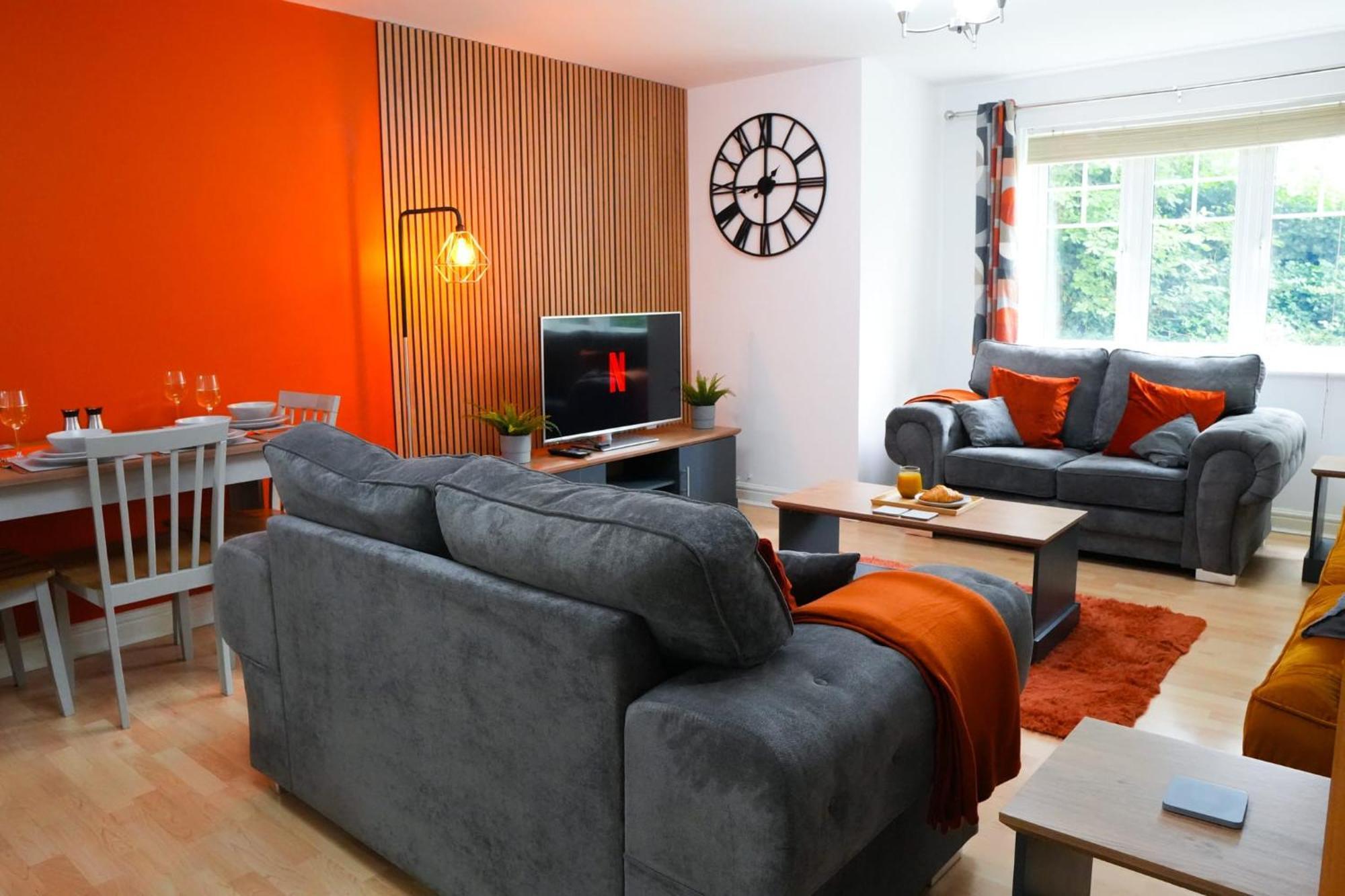 Whole 2-Bed Apartment - Contractors, Professionals, Ulez Free, Free Parking, B'Ham City 10Mins Birmingham Bagian luar foto