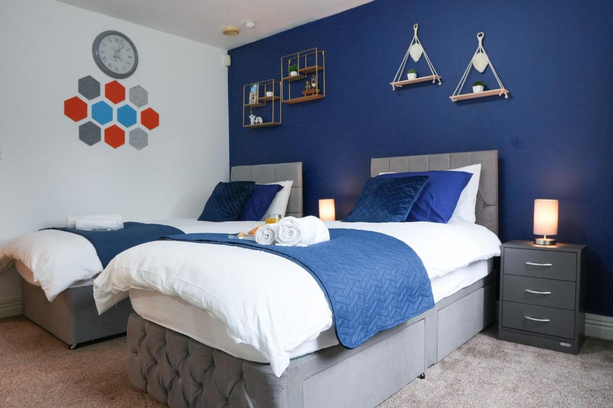 Whole 2-Bed Apartment - Contractors, Professionals, Ulez Free, Free Parking, B'Ham City 10Mins Birmingham Bagian luar foto
