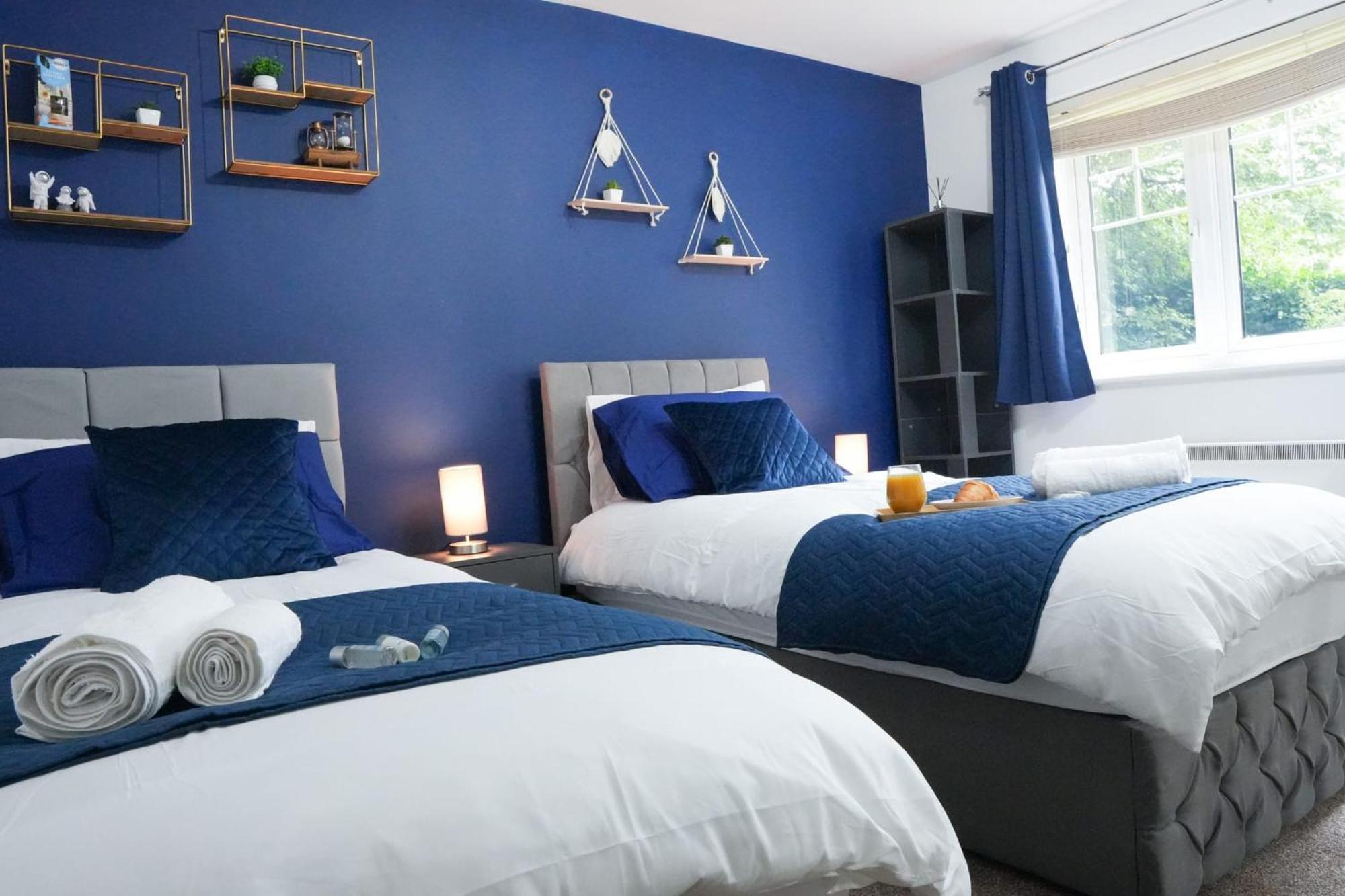 Whole 2-Bed Apartment - Contractors, Professionals, Ulez Free, Free Parking, B'Ham City 10Mins Birmingham Bagian luar foto